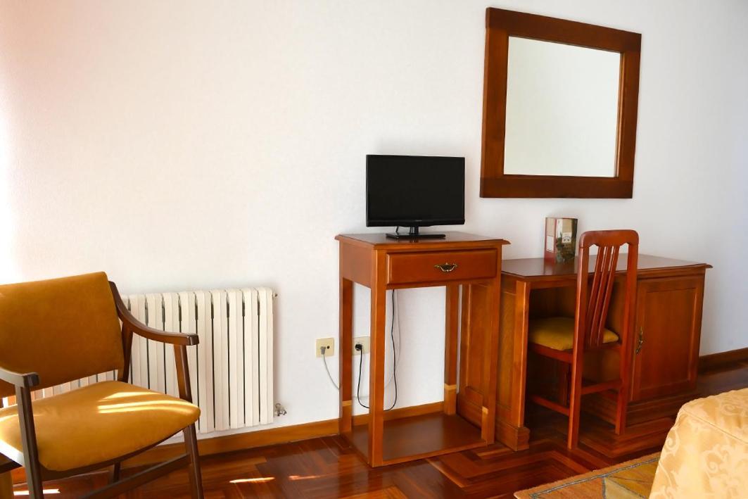 Hotel Os Caracoles Pereiro de Aguiar Extérieur photo