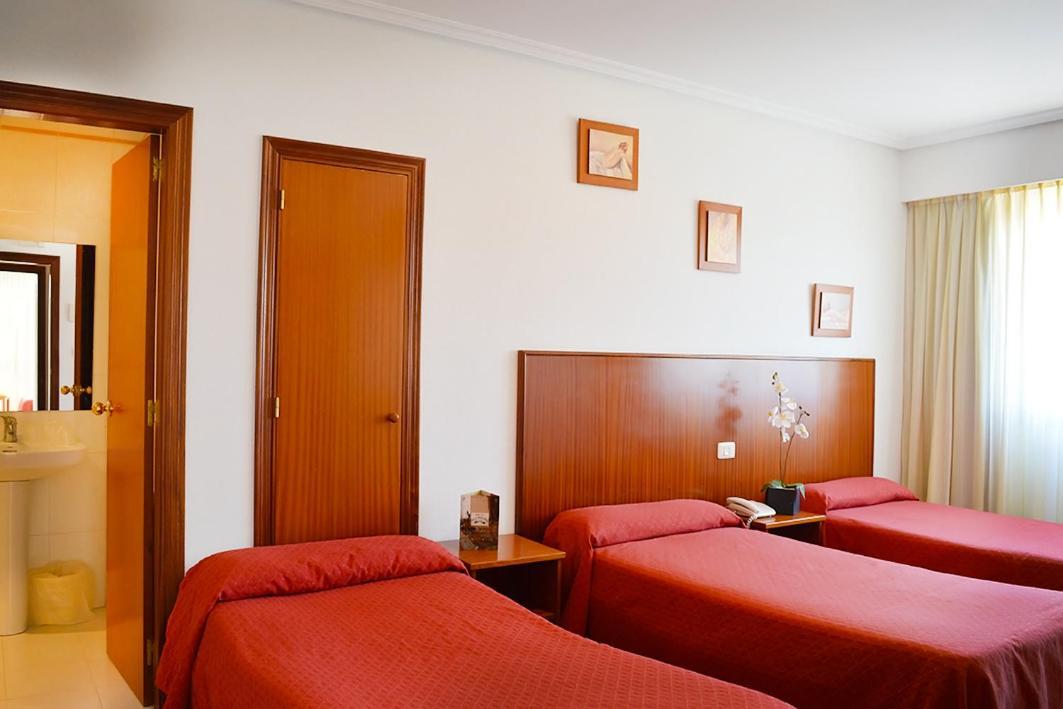 Hotel Os Caracoles Pereiro de Aguiar Extérieur photo