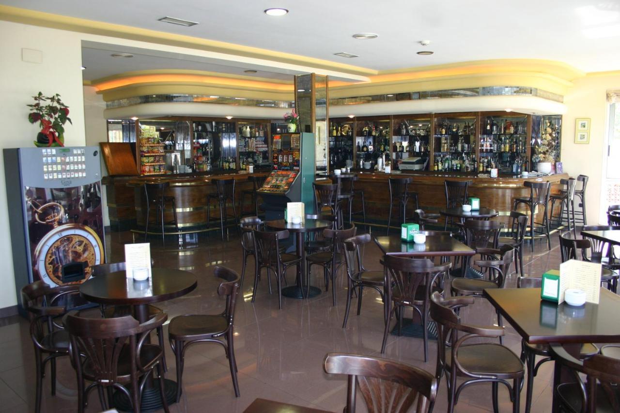 Hotel Os Caracoles Pereiro de Aguiar Extérieur photo