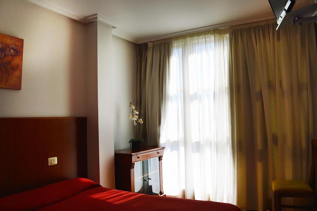Hotel Os Caracoles Pereiro de Aguiar Extérieur photo